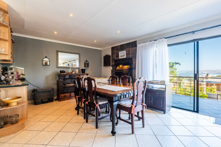 4 Bedroom Property for Sale in Menkenkop Western Cape